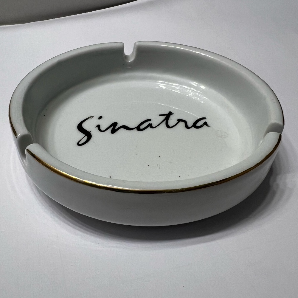 Frank Sinatra, Porcelin Ashtray - Picture 2 of 3